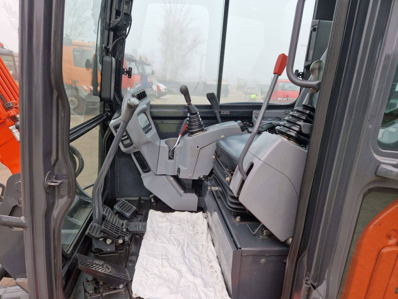 Kubota KX165-5 midikotró - Kép 7